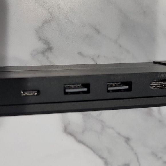 UGREEN 5-in-1 USB-C Laptop Adapter & Stand Docking Station HDMI/USB-A/SD/TF - Picture 6 of 10